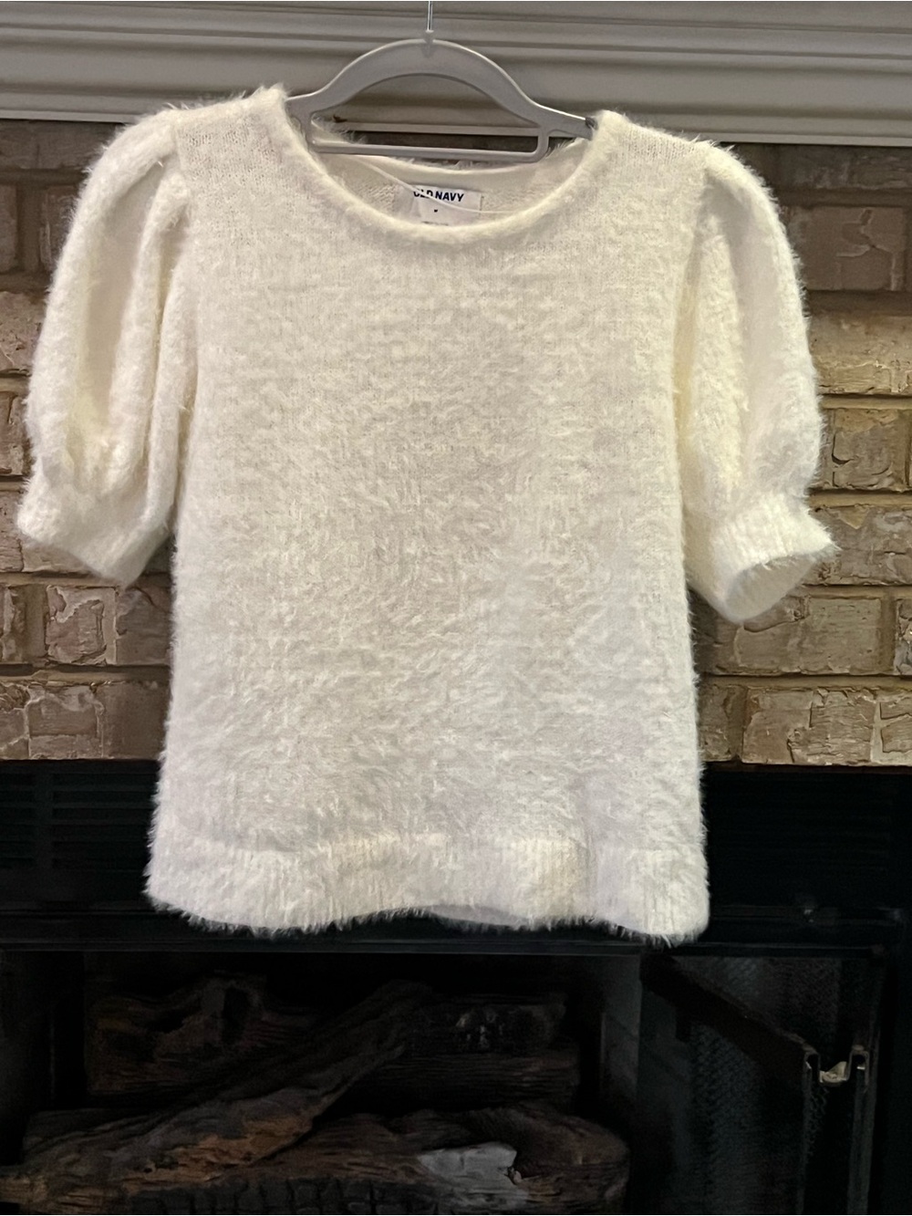Old Navy  Cream Fuzzy Puff-Sleeve Sweater size  med worn once